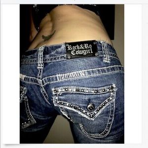 Rock and Roll Cowgirl Rhinestone Boot Cut Jeans 32
